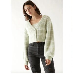 PACSUN - Green and white cropped cardigan sweater